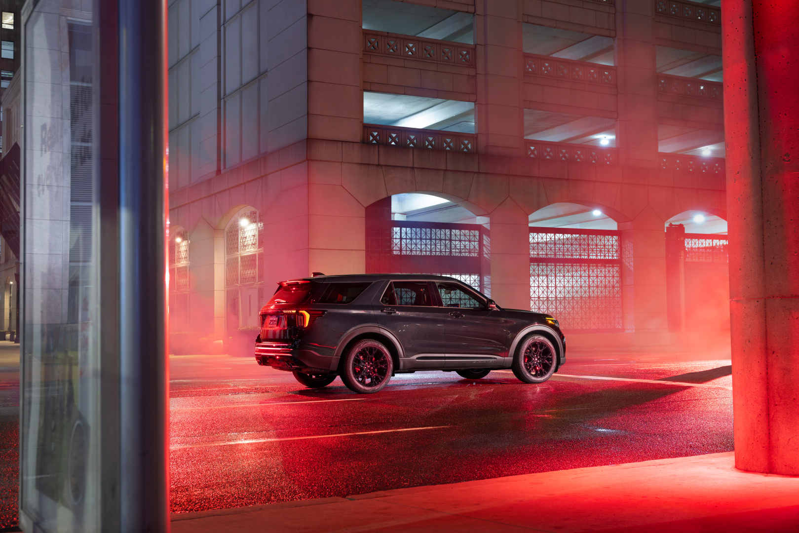 SMALL_2027_Ford_Explorer_ST_Sinister_package_6_106